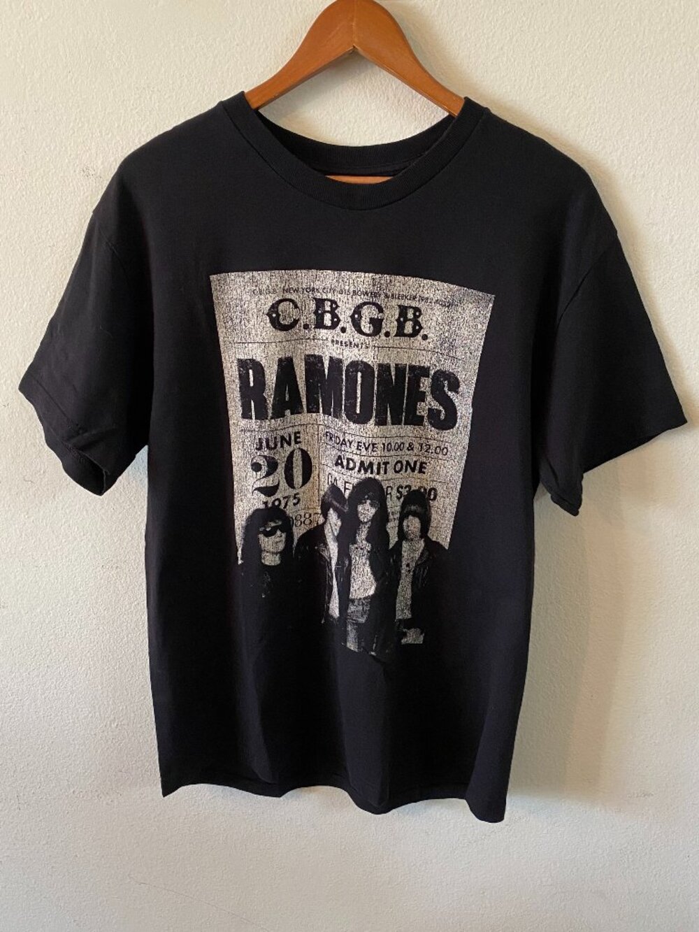 AMERICAN APPAREL LARGE BLACK RAMONES VINTAGE-STYLE PUNK ROCK BAND T-SHIRT